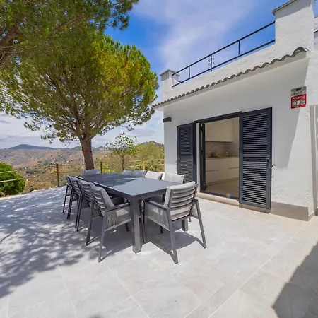 Cubo's Casa Pineda * Malaga